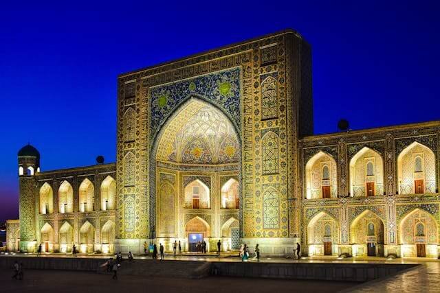 رحلة سياحية إلى أوزبكستان – بكج سفر