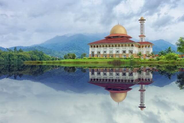 تنظيم رحلة سياحية إلى ماليزيا